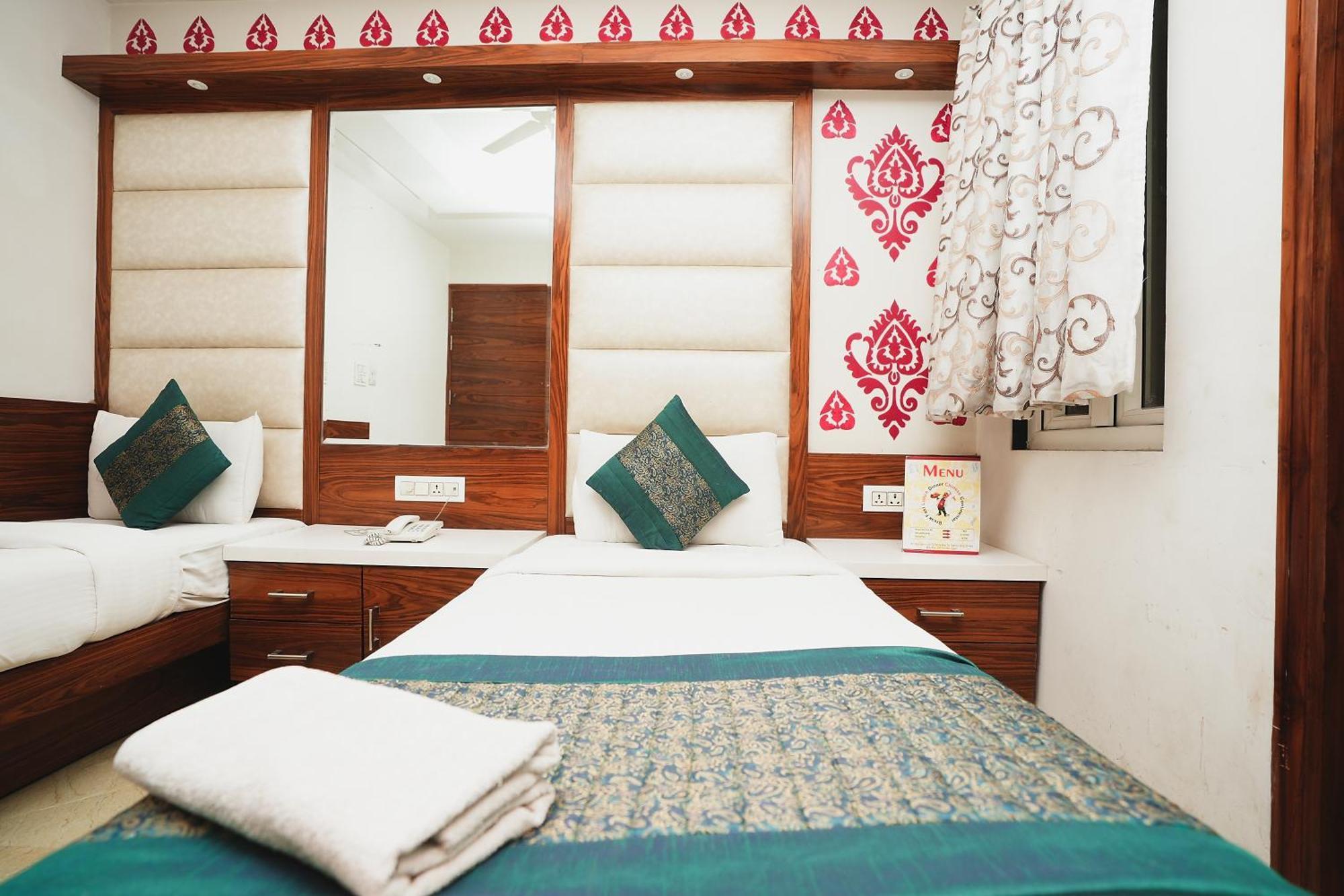 Hotel Kabir Palace Karol Bagh 뉴델리 외부 사진