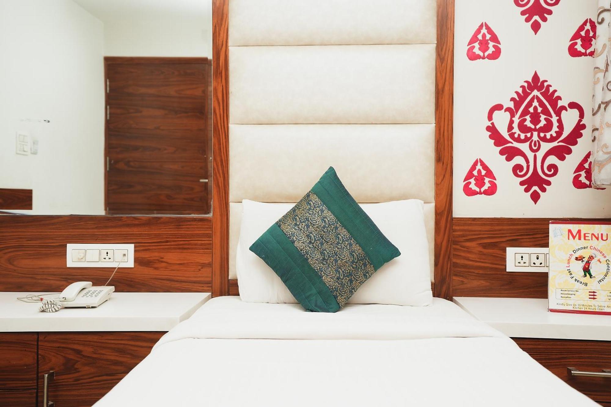 Hotel Kabir Palace Karol Bagh 뉴델리 외부 사진